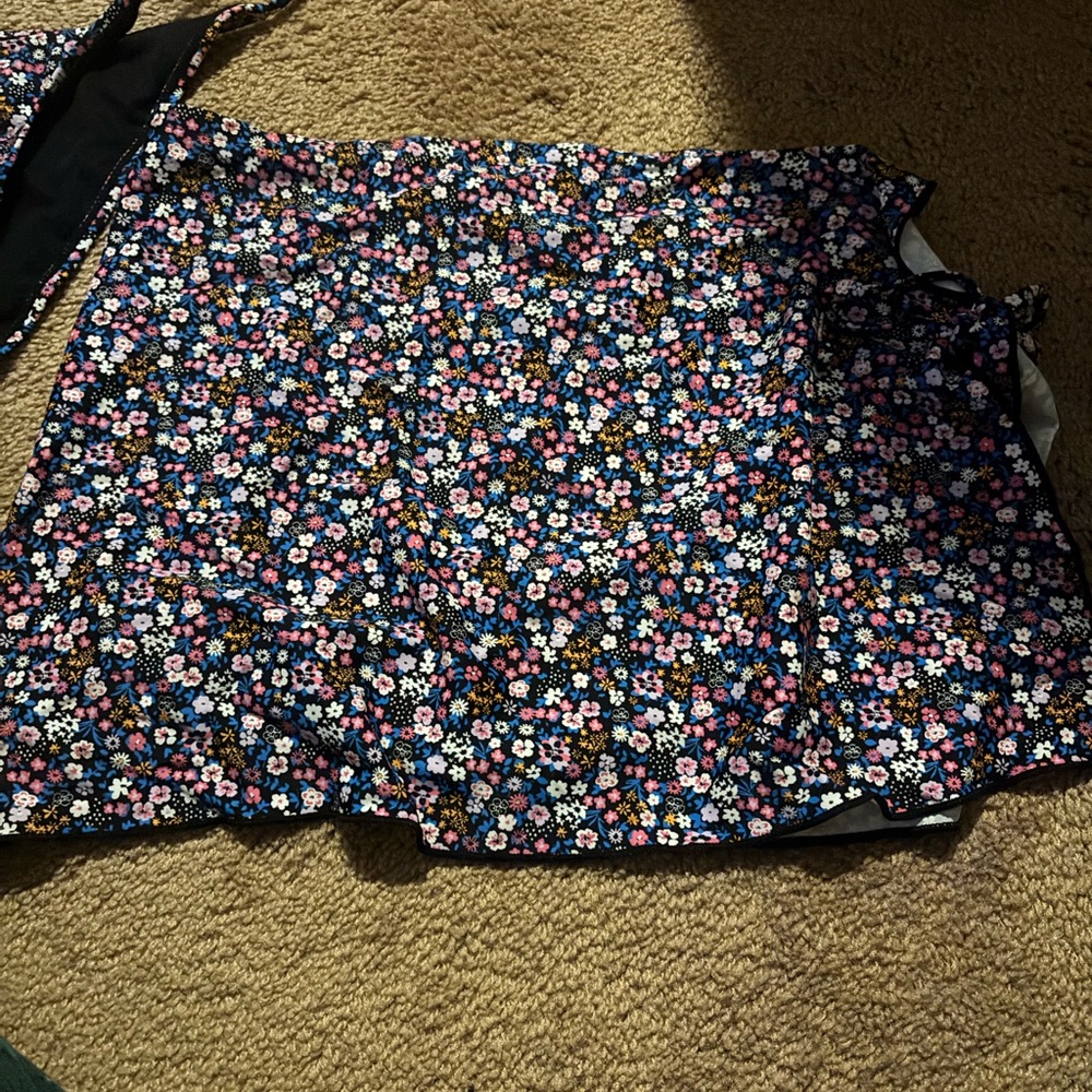 Floral Bikini Set - Picture 2 of 4